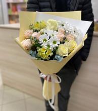 Букет цветов из:  Альстромерии, Розы и Хризантемы в Кудымкаре