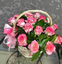 Цветочная композиция из Розы в корзине в Кудымкаре