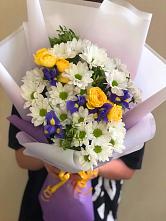 Букет цветов из:  Ирисы, Хризантемы и Розы #REPLACE_PRED# Кудымкаре